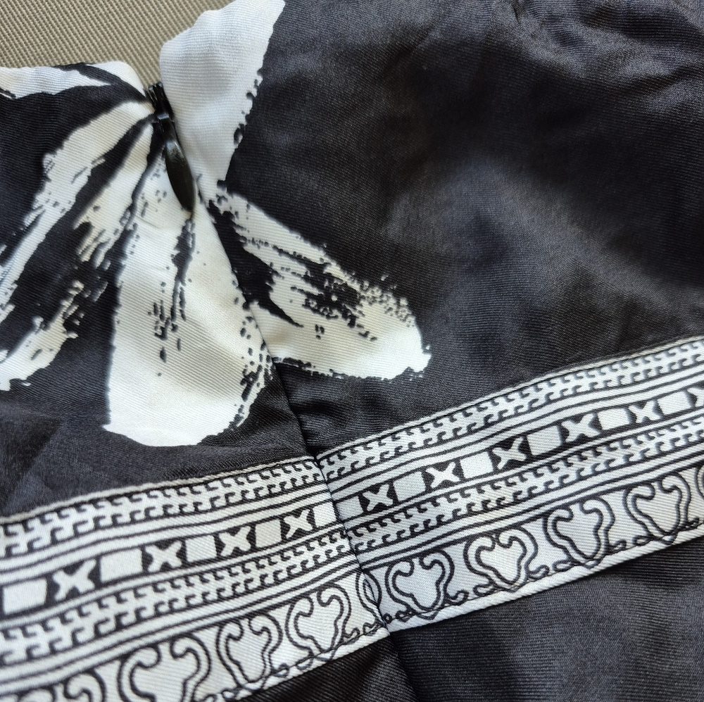 White House Black Market Blouse Silk Black & White Floral Halter Top Size M NEW - Picture 6 of 8